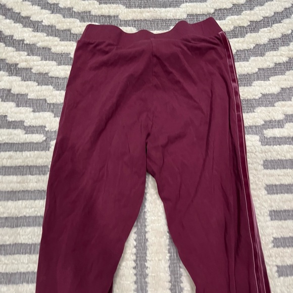 Adidas Originals Gold Logo‎ Tonal Stripe Leggings in Crimson - Picture 14 of 15